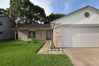 Building Photo - 18007 Forest Cedars Dr