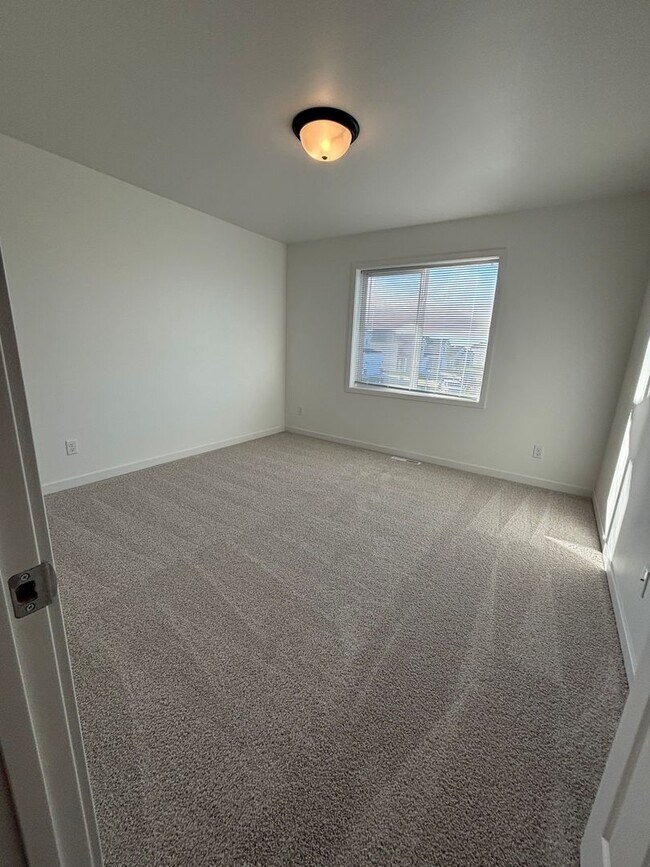 Foto del edificio - 3 Bedroom 3 Bathroom Townhomes