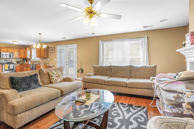 Building Photo - 4317 Saron Dr