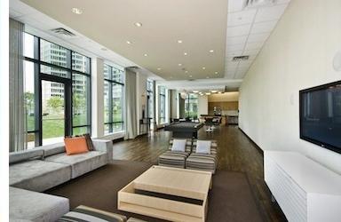 Foto del edificio - 4720 Center Blvd