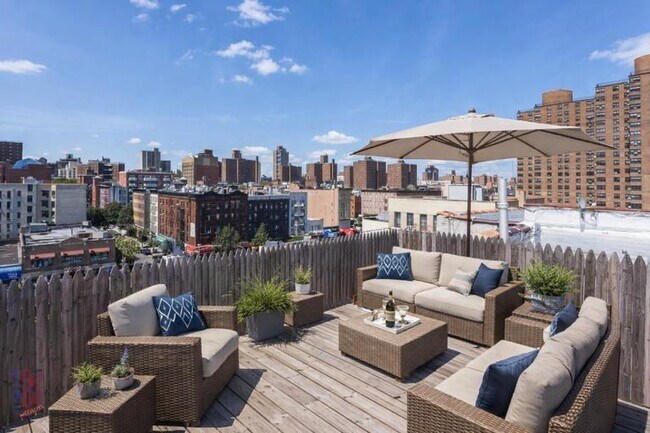 Foto del edificio - 212 E 105th St