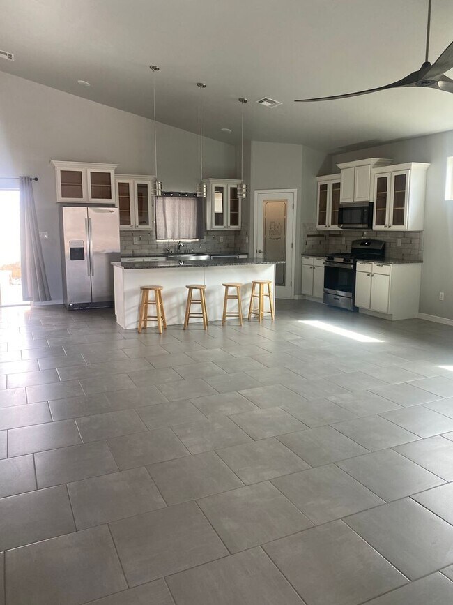 Foto del edificio - Beautiful Newer Home in Great Location