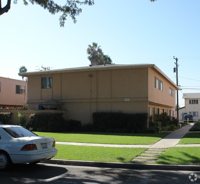 Building Photo - 14301 Village Way