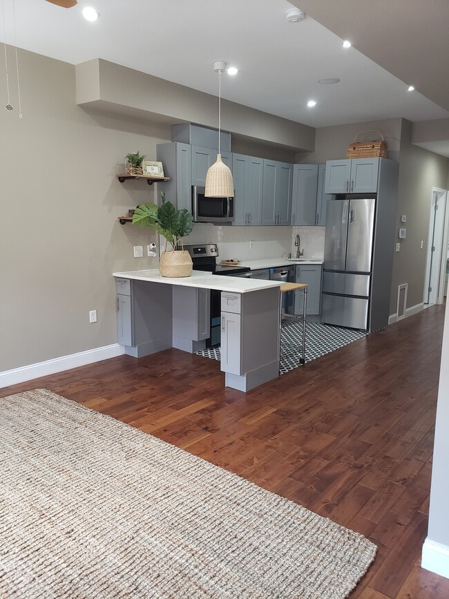 Building Photo - 102 N 2nd St