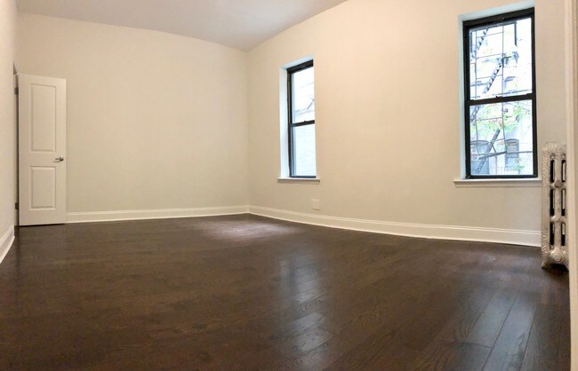 Building Photo - 170 Parkside Ave