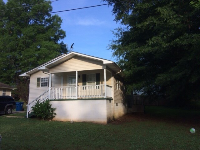 Primary Photo - 1202 Habitat Lane