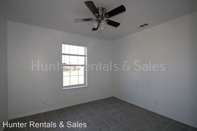 Building Photo - 4 br, 2 bath House - 3803 Kevin Shaw Dr