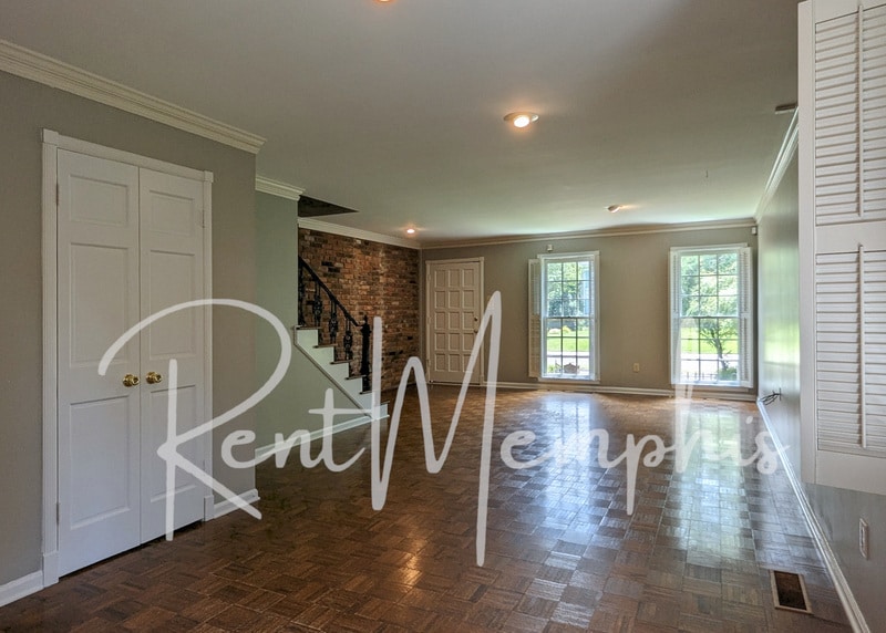 Foto principal - 1636 Central Ave