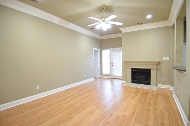 Building Photo - 6048 Durango Dr