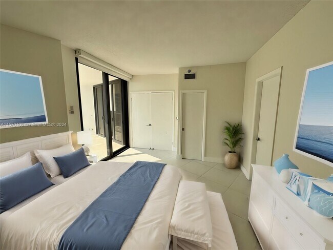 Building Photo - 20281 E Country Club Dr