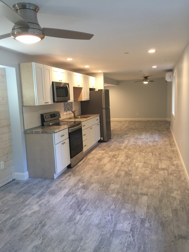 Foto del edificio - 16 Sherwood Dr