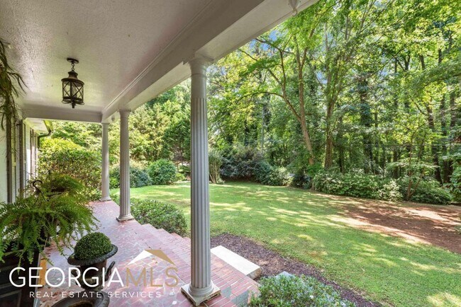 Building Photo - 5680 Lake Forrest Dr NW
