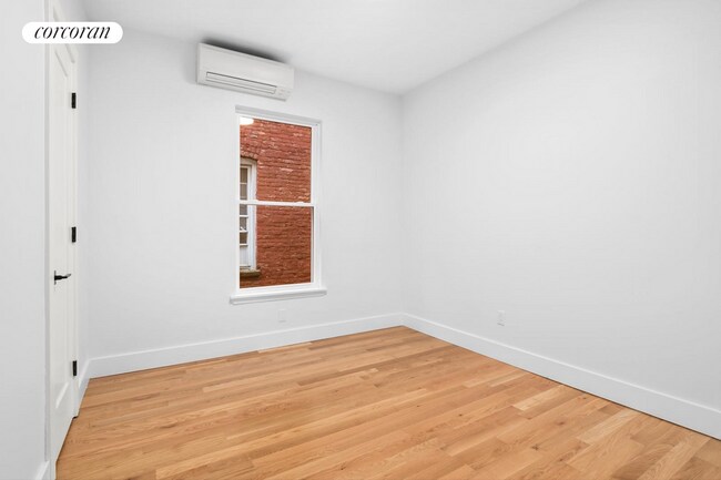 Building Photo - 380 Hawthorne St
