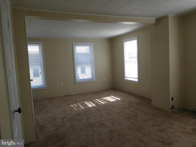 Building Photo - 120 Hamilton Ave