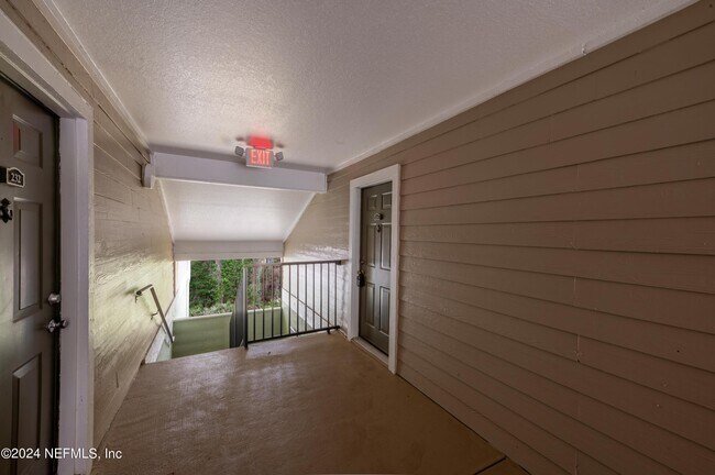 Foto del edificio - 7701 Timberlin Park Blvd