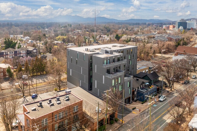 Aerial - Six hundred West Main