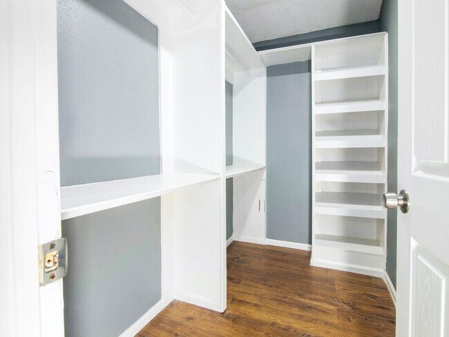 Foto del edificio - 723 Doverside St