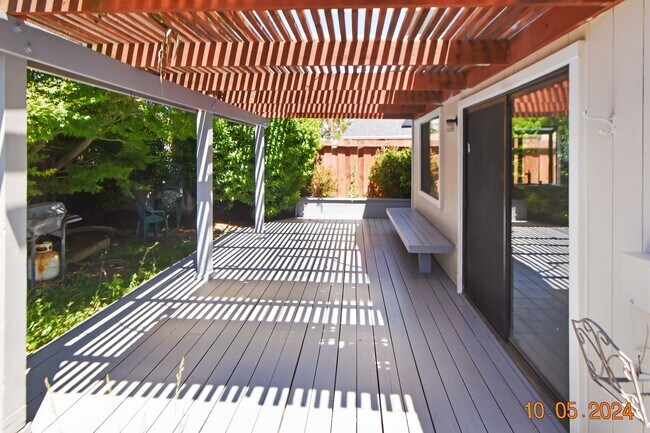 Building Photo - Great neighborhood home in a cul-de-sac!