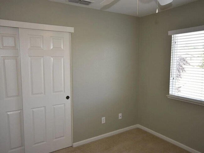 Foto del edificio - 1564 Blue Beaver Way