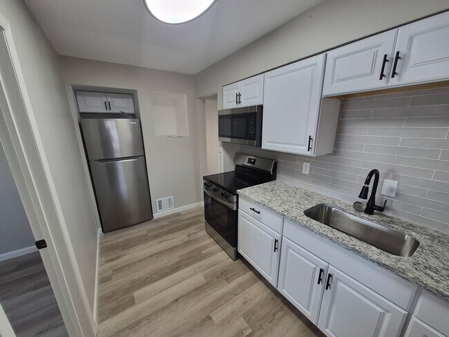 Foto del edificio - 3515 Dixie Dr