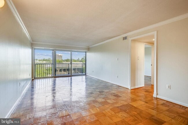 Building Photo - 1300 Army Navy Dr