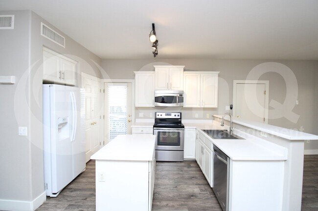 Building Photo - 2255 S Barrington