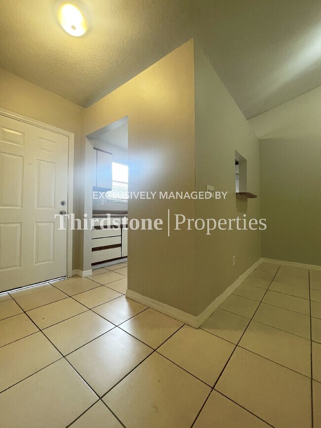 Foto del edificio - 5143 Indian Lakes Ct