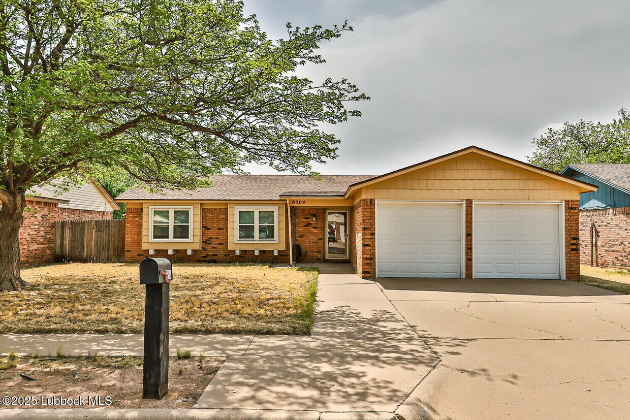 Foto principal - 8304 Fremont Ave