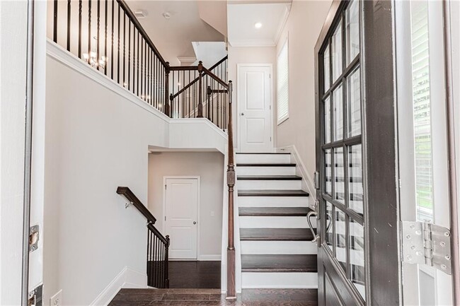 Building Photo - 3634 Via Nuova Ln