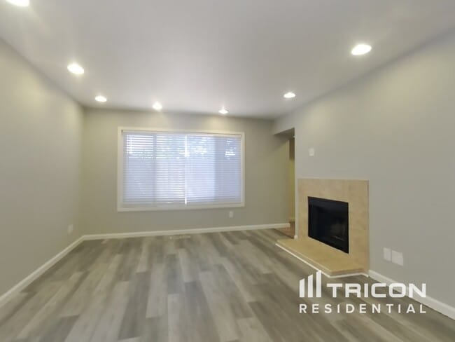 Foto del edificio - 1209 Almondwood Dr