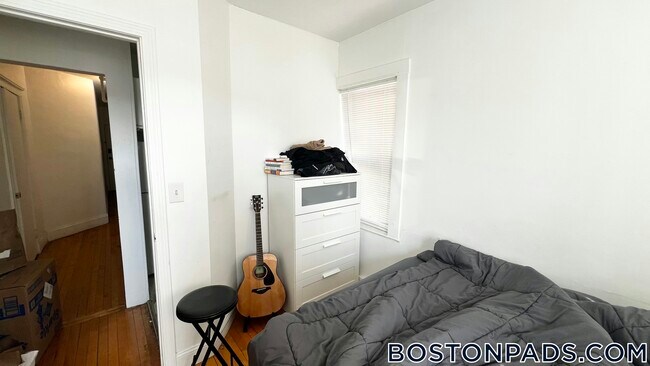 Foto del edificio - 16-20 Westland Ave.