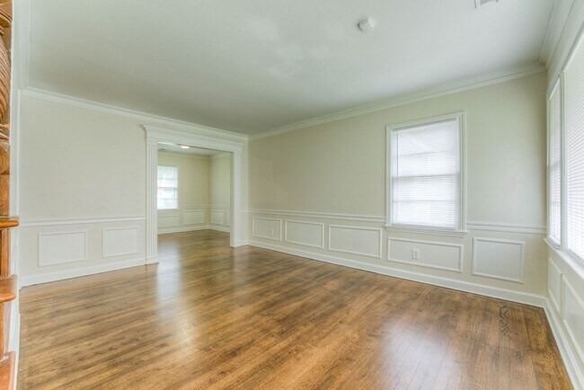 Foto del edificio - 1261 W Perkins Rd
