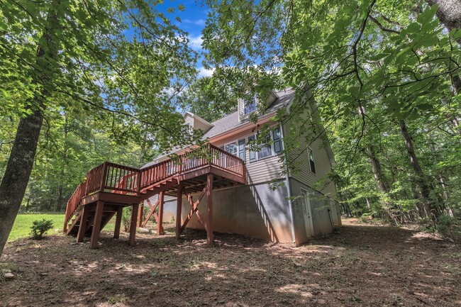 Foto del edificio - Peaceful Country Home Close to Chapel Hill