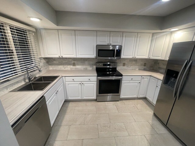 Building Photo - 2689 Glen Arbor Ter
