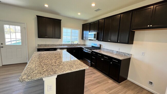 Building Photo - 217 Peck Ln