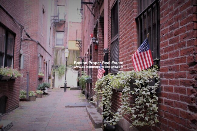 Foto del edificio - 2 Champney Pl