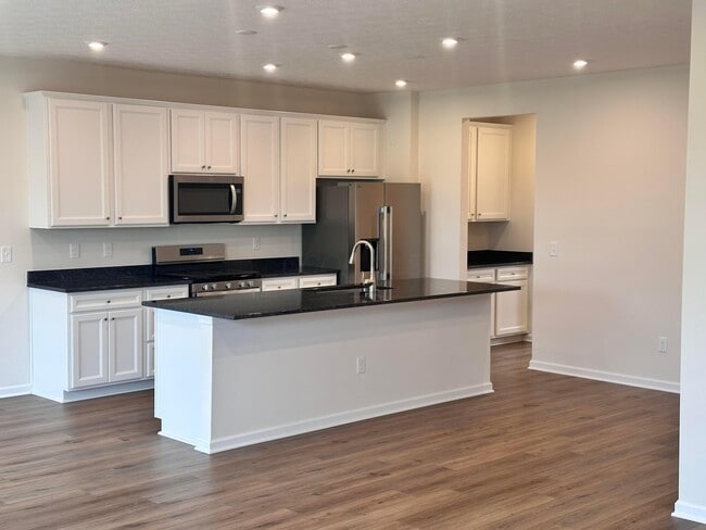 Building Photo - 1332 Red Tail Pl