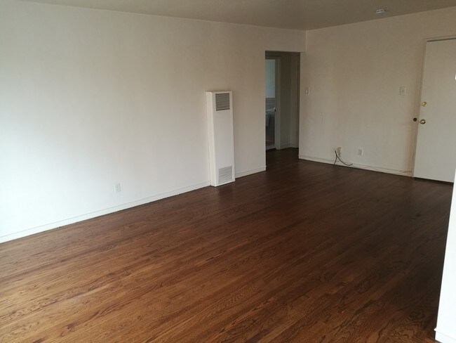 Building Photo - 1594 43rd Ave