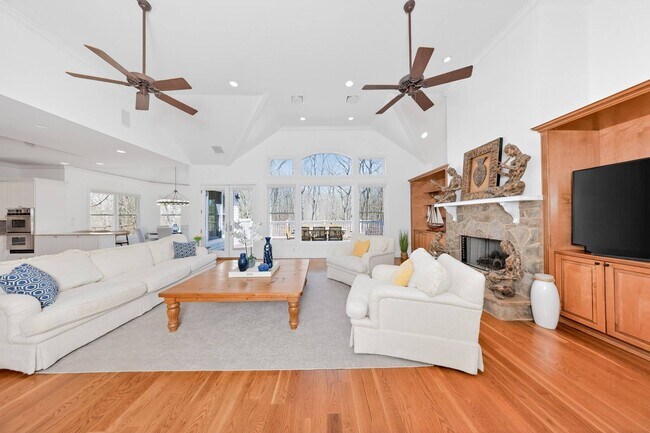 Foto del edificio - 9 Sea Farm Ct