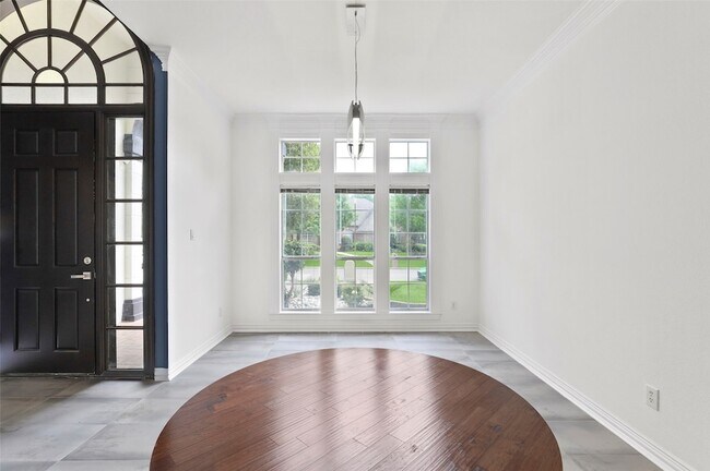 Foto del edificio - 914 Edgemeer Ln