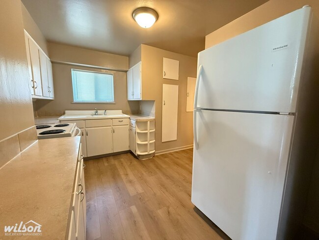 Building Photo - Spacious 3-Bedroom - 2-Bath Home with Bonu...