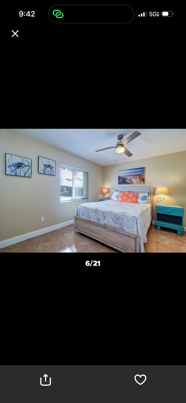 Foto del edificio - 4215 E Bay Dr