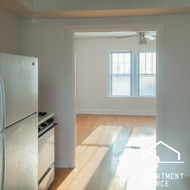 Photo - 1944 W Wilson Ave Apartment
