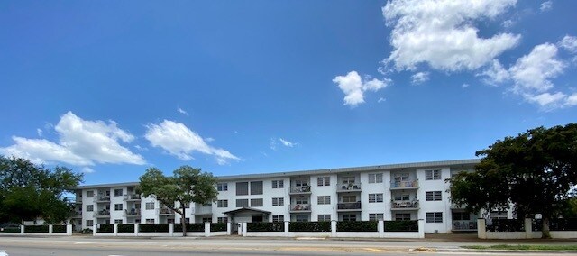 Foto del edificio - Alhambra Apartments