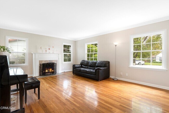 Den - 2963 Sheffield Rd