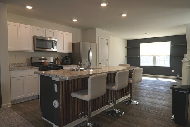 Foto del edificio - 6561 Sassafras Wy