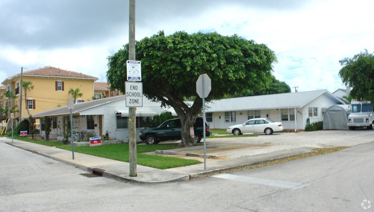Building Photo - 315 6th Ave S