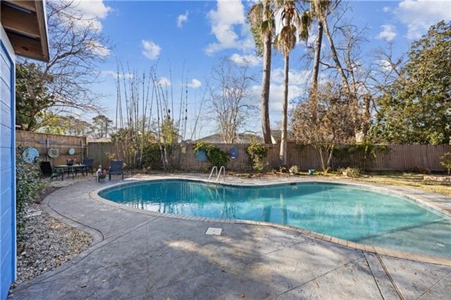 Building Photo - River Ridge Home Rental