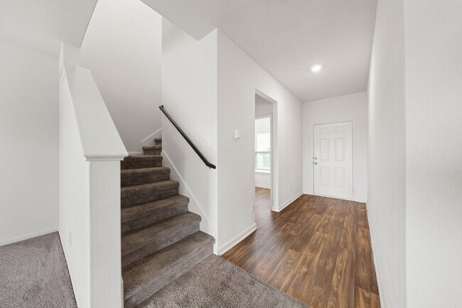 Foto del edificio - Spacious 4-Bed Home with Island Kitchen & Fenced Yard in Converse – 2,205 Sq Ft!