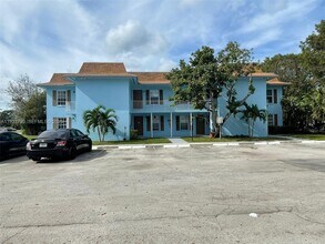 Building Photo - 4951 Wedgewood Way